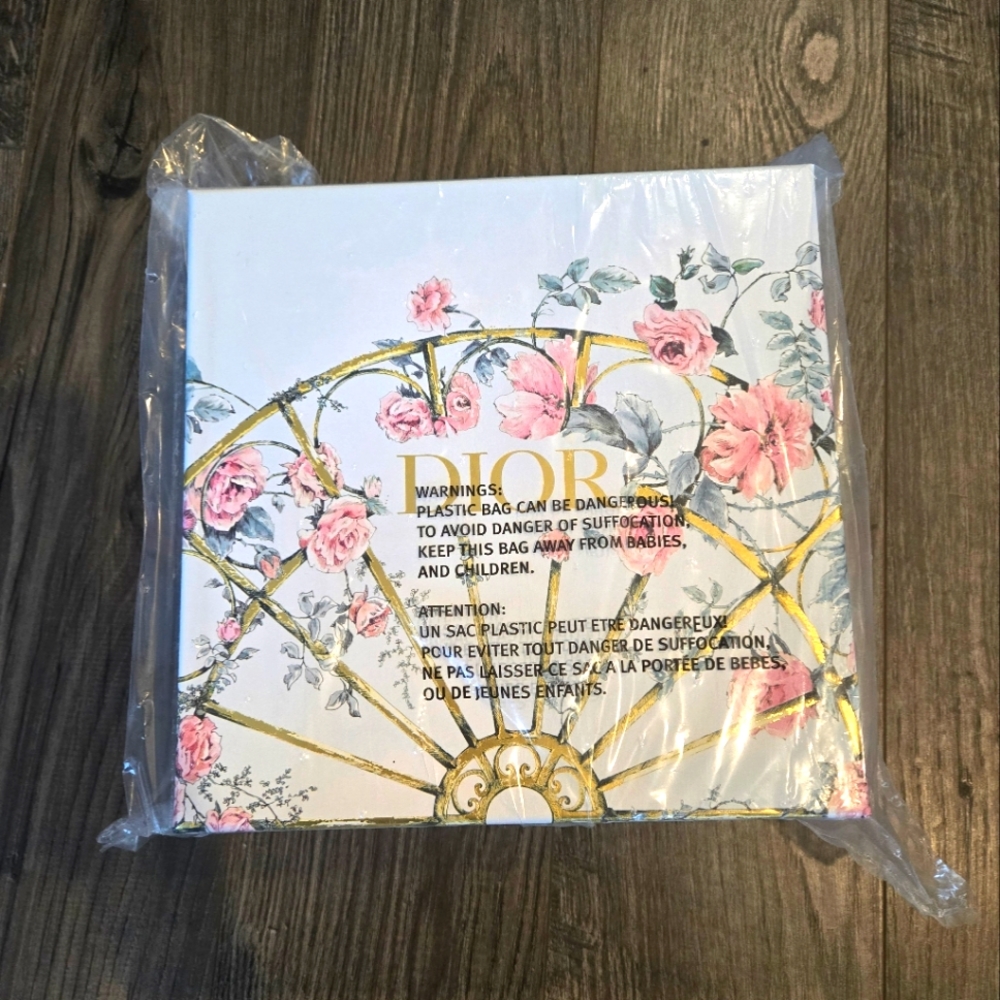 DIOR gift box